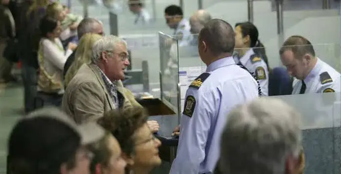 Co można przewieźć do USA? Uniknij problemów z importem!