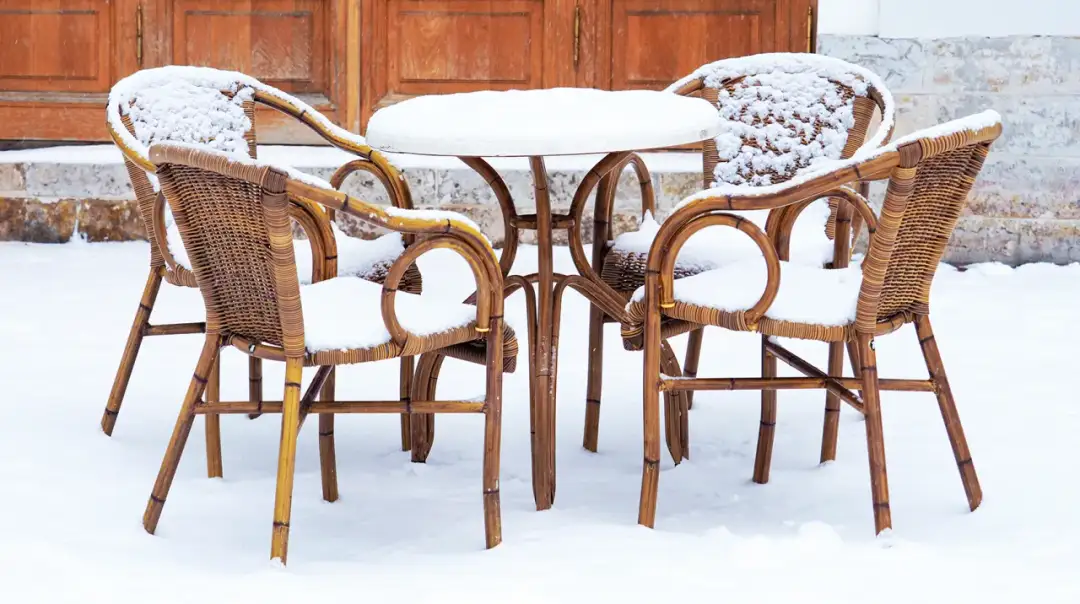 Czy meble rattanowe mogą stać na mrozie? Sprawdź, co musisz wiedzieć