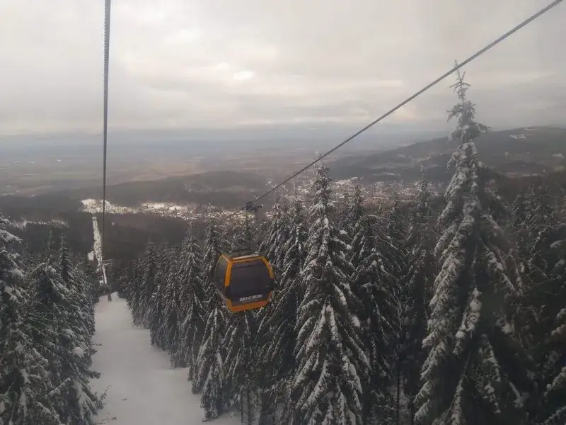  Szklarska Poręba zimą - najlepsze atrakcje, zobacz co warto zobaczyć i przeżyć!