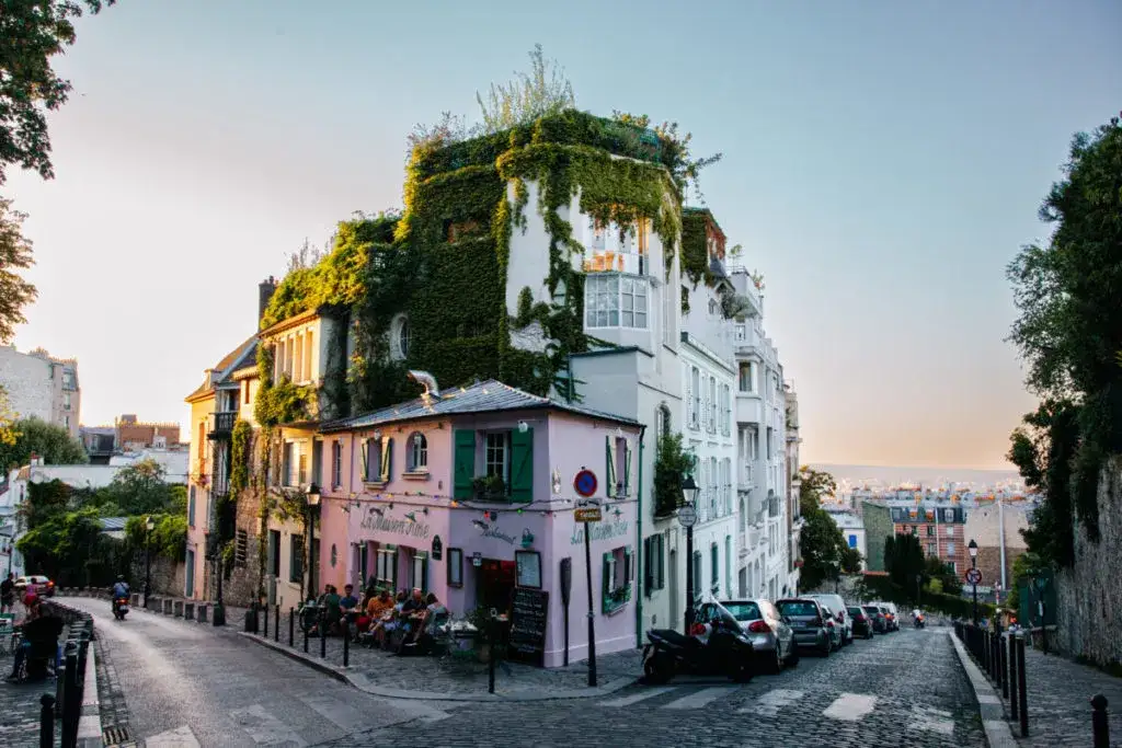 Co Wokulski robił w Paryżu? Odkryj jego emocjonalną podróż