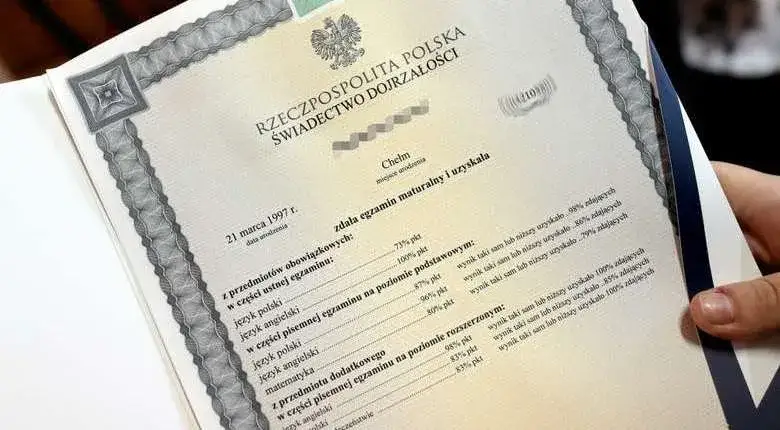 Ile kosztuje odpis świadectwa maturalnego? Sprawdź, zanim zapłacisz