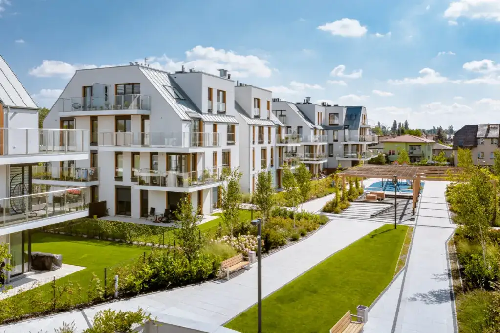 Co to jest osiedle mieszkaniowe i jakie ma kluczowe cechy?