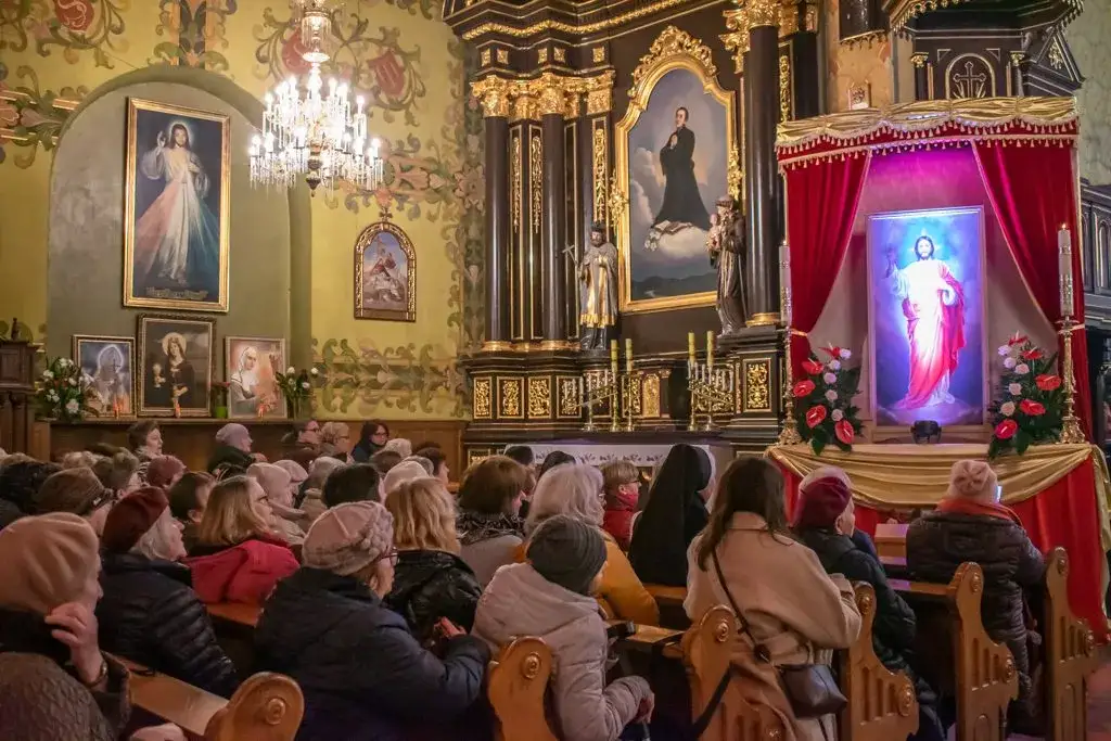 Czuwanie w kościele - co to jest i jak wpływa na duchowość