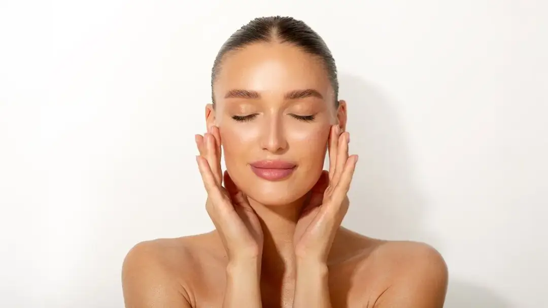 Na co jest kwas hialuronowy? Odkryj jego niezwykłe właściwości w pielęgnacji