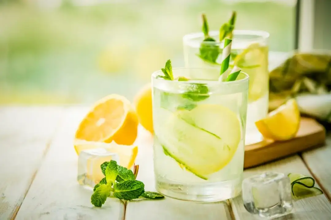 Lemoniada - przepis na idealny smak i zdrowe wariacje
