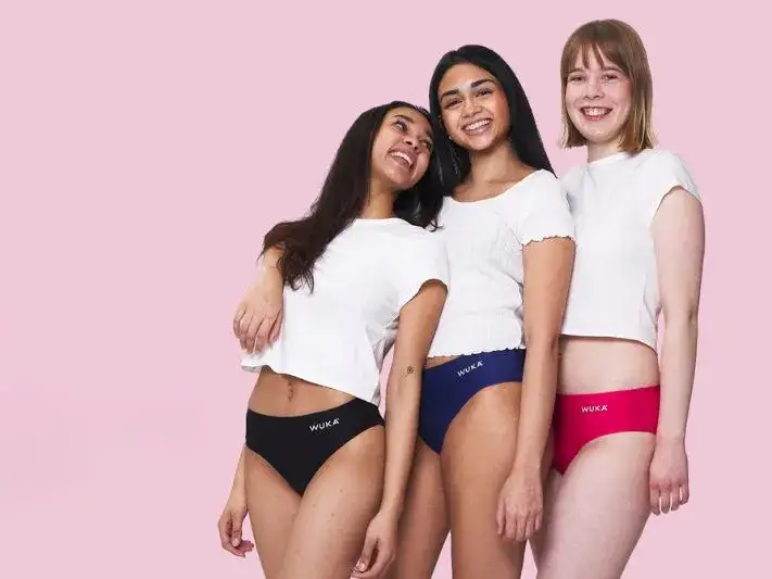 Objawy pierwszej miesiączki: co warto wiedzieć o zmianach w ciele