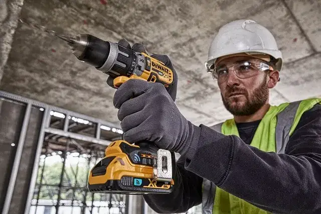 Wiertarka Dewalt czy Makita – która lepiej spełni Twoje oczekiwania?