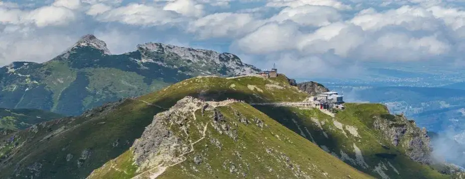 Kasprowy Wierch: Przewodnik narciarza i turysty czy warto?