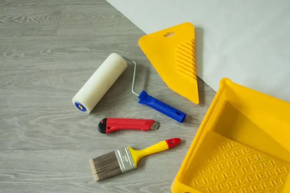 Jak skutecznie zadbać o wałek po malowaniu, aby uniknąć zniszczeń