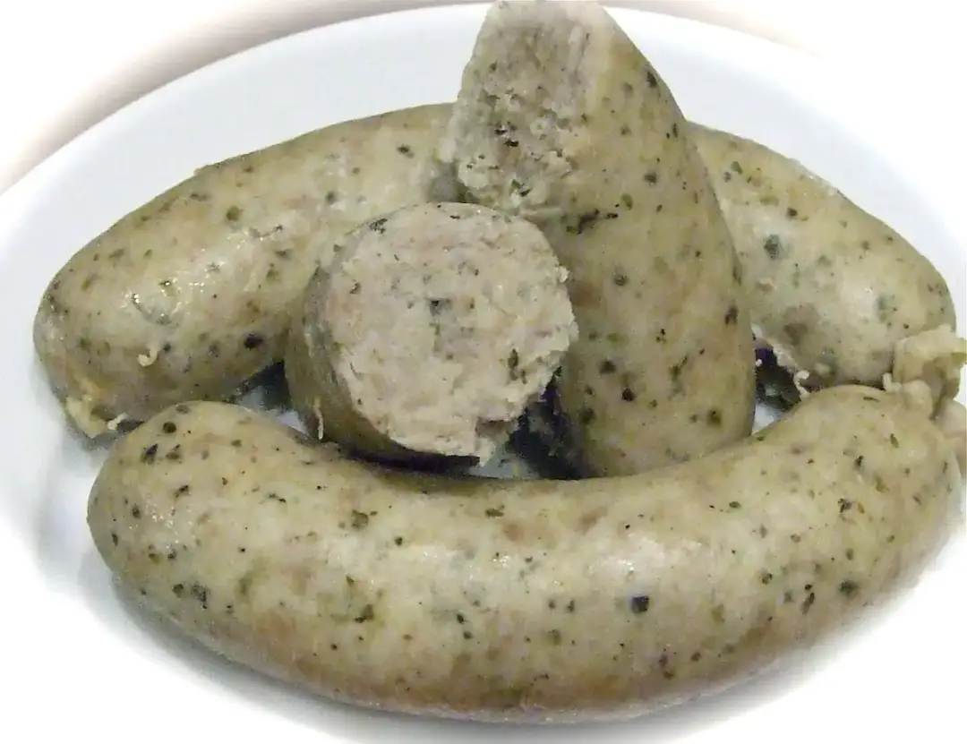 Jak zrobić domową białą kiełbasę drobiową - prosty przepis krok po kroku