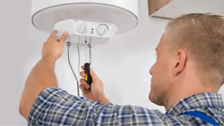 Jak spuścić wodę z bojlera centralnego ogrzewania bez problemów