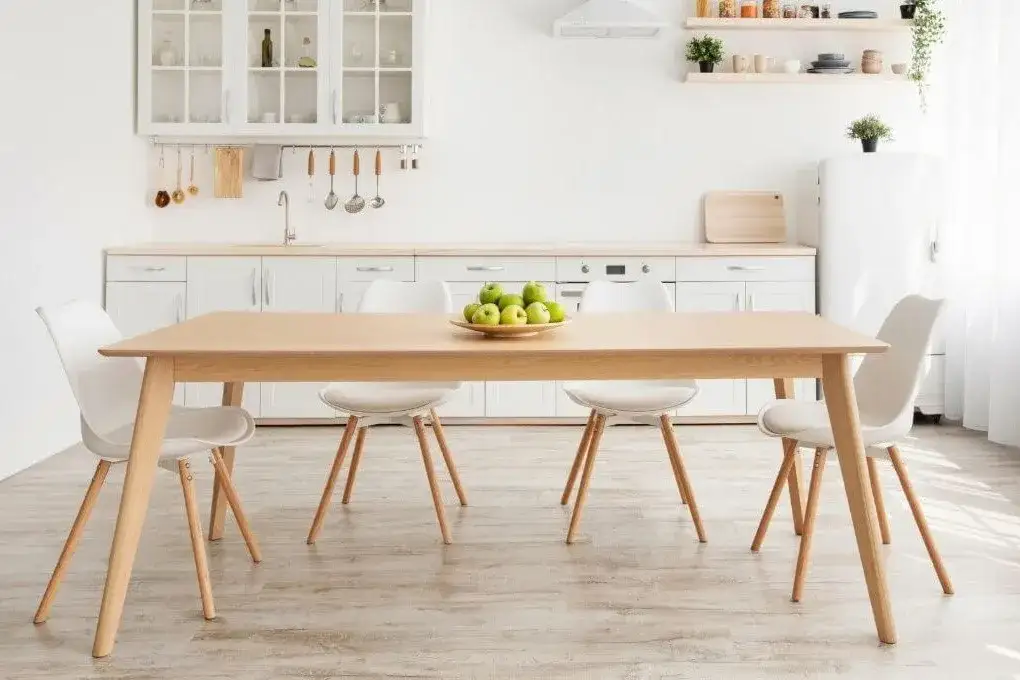 Jaki stół do białej kuchni – idealne style i materiały dla Twojego wnętrza