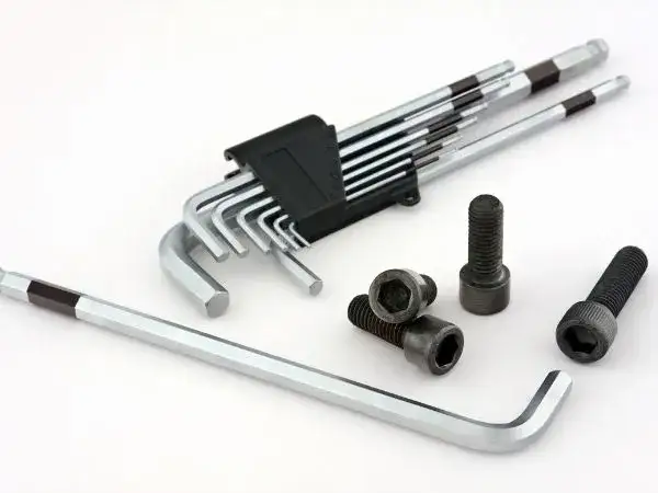 Jaki klucz do siodełka będzie najlepszy? 5 niezawodnych typów