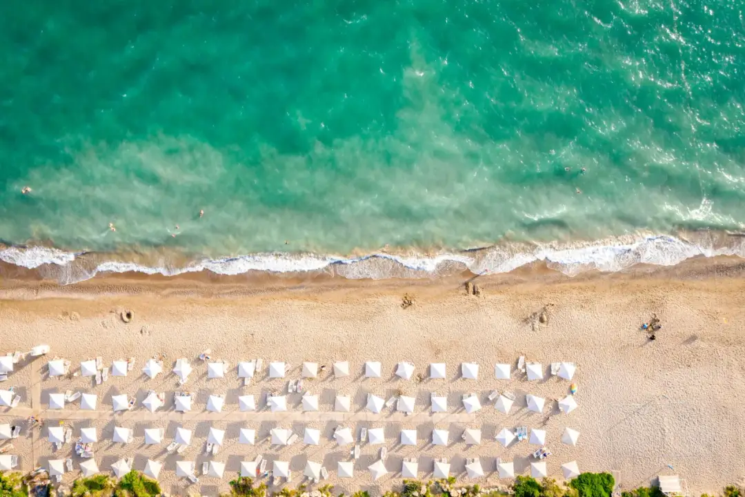 Nad jakim morzem leży Antalya? Ciepłe wody i TOP plaże