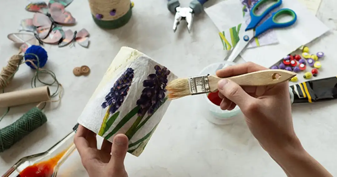 Zajęcia z decoupage: poznaj technikę i twórz piękne ozdoby