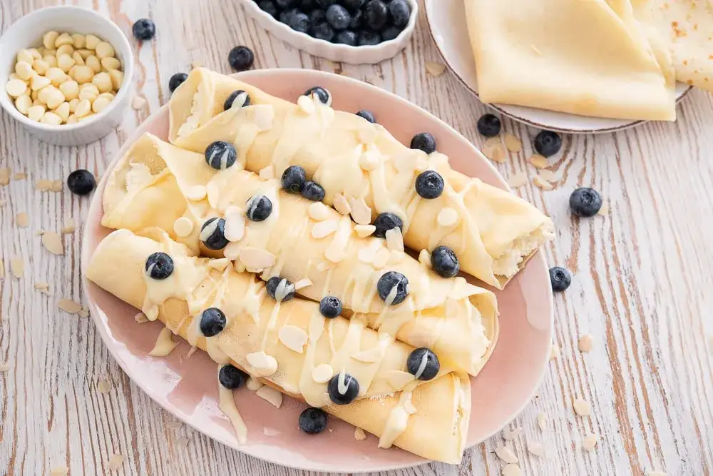 Naleśniki z kajmakiem – szybki przepis na słodki i smaczny posiłek