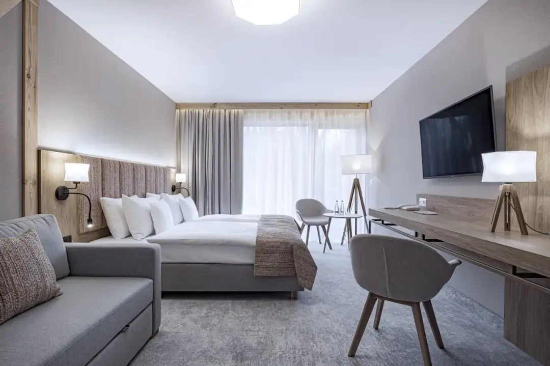 Co to jest suita w hotelu? Poznaj różnice i korzyści dla gości