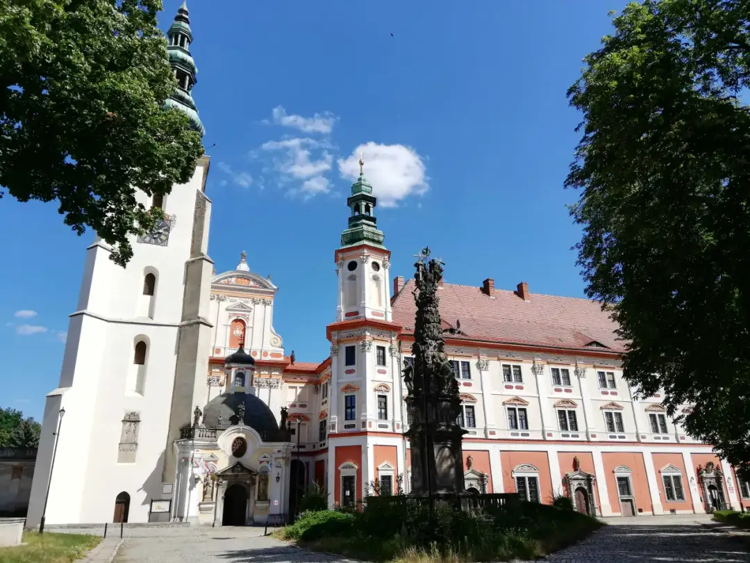 Najciekawsze atrakcje w Henrykowie, które musisz zobaczyć