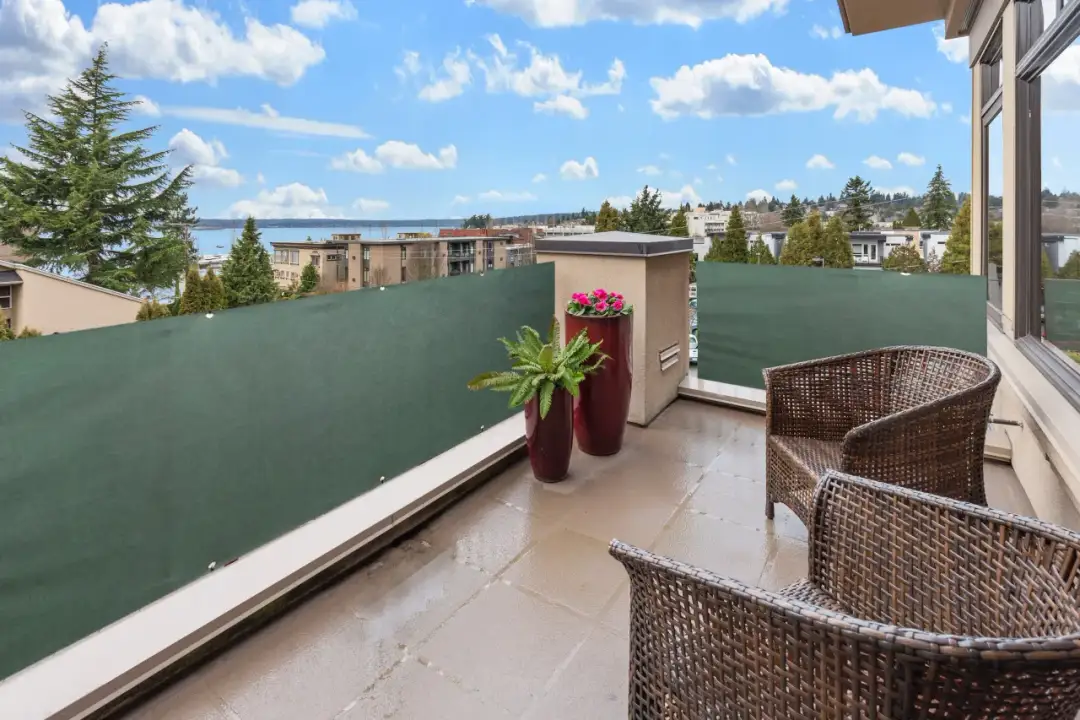 Jak założyć osłonę na balkon - uniknij najczęstszych błędów montażu