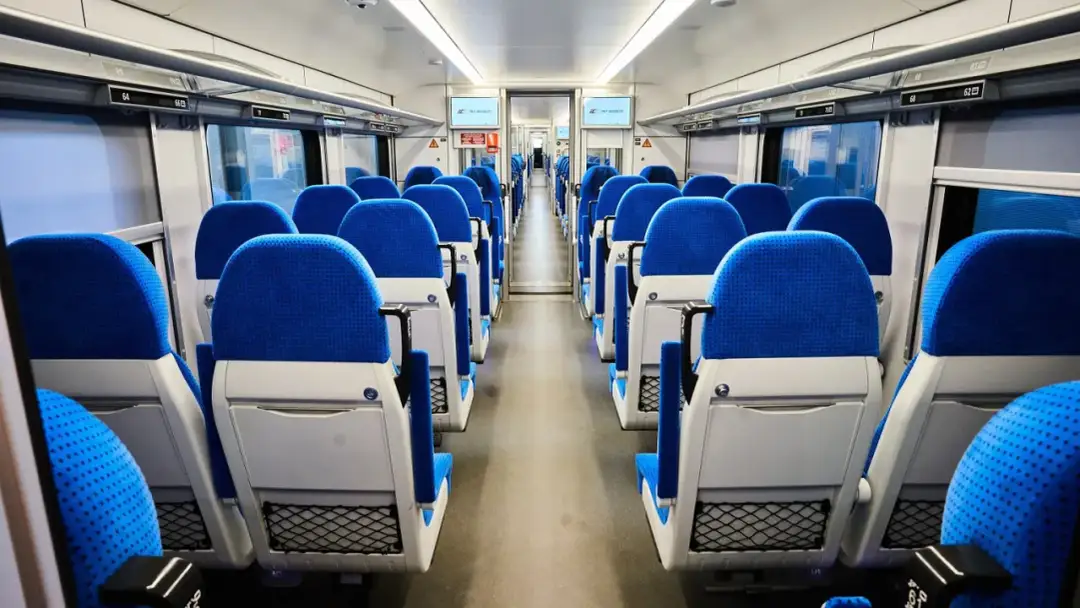 Jak dojechać do Uniejowa pociągiem? Wszystkie połączenia i wskazówki.