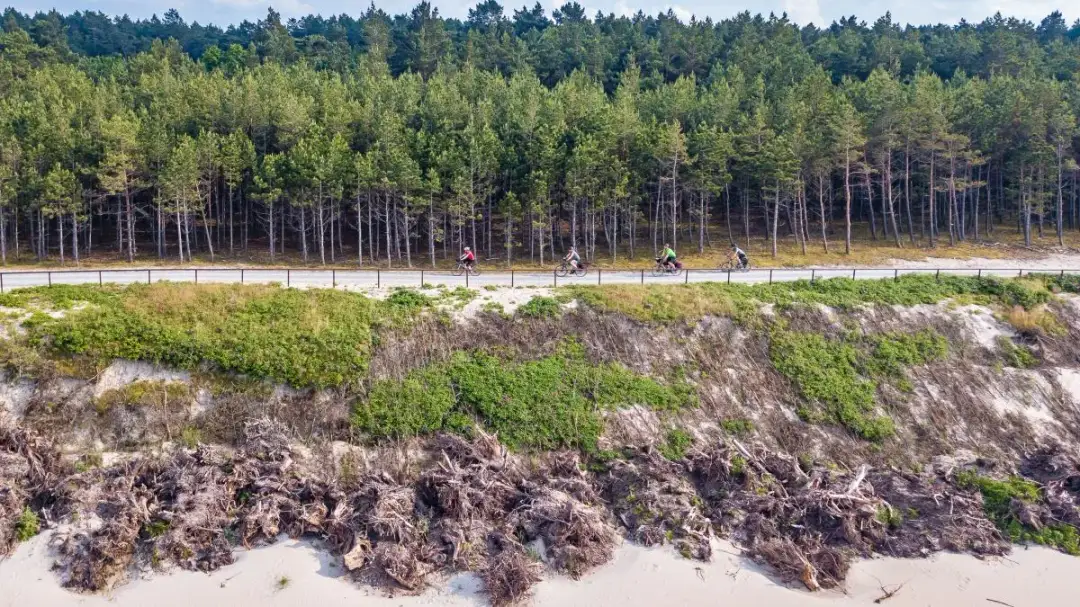 Trasy rowerowe na Mierzei Wiślanej: najpiękniejsze szlaki i atrakcje