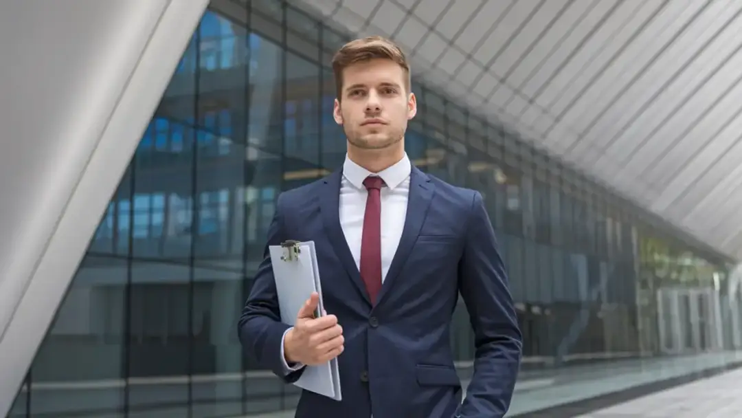 Ile zarabia pośrednik nieruchomości? Zaskakujące fakty o zarobkach