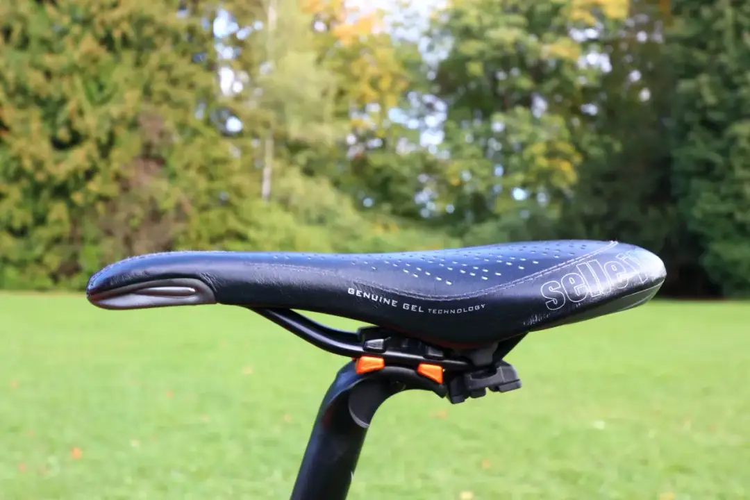 Jak ustawić siodełko w rowerze, by uniknąć bólu i poprawić komfort