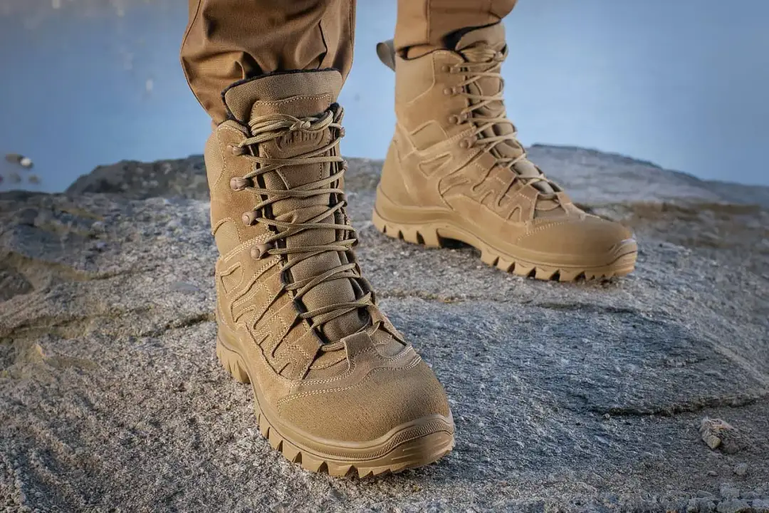 Szew w bucie uwiera? Skuteczne sposoby na ból i otarcia