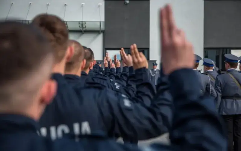 Ile trwa szkoła policji i jakie są realne wymagania od kandydatów
