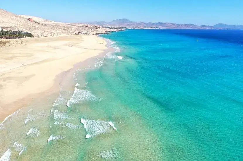 Ile trwa lot na Fuerteventurę z Poznania? Oto, co musisz wiedzieć!