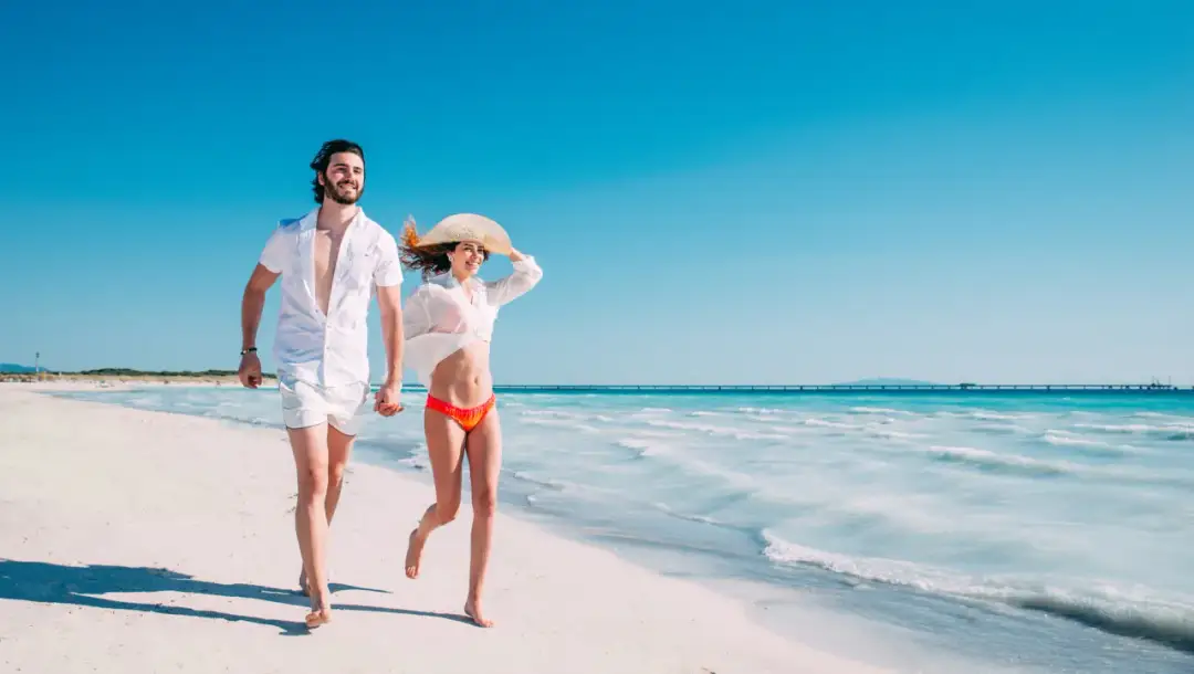 Gdzie ciepło w październiku? 8 najlepszych kierunków na jesienne wakacje