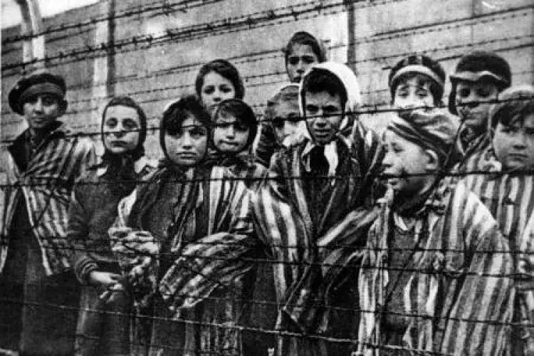 Dzieci które przeżyły Auschwitz: historie, które wstrząsają sercem
