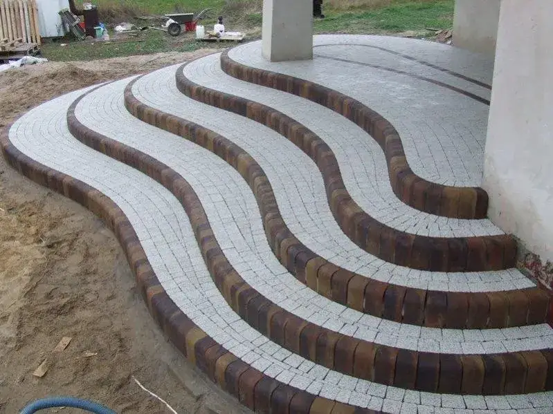 Schody półokrągłe zewnętrzne: inspirujące zdjęcia i przykłady