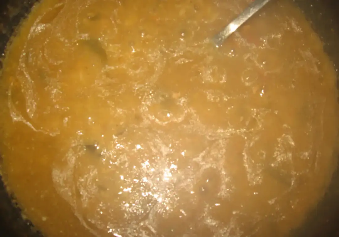 Jak zrobić sos z tłuszczu po upieczeniu, aby nie zmarnować smaku