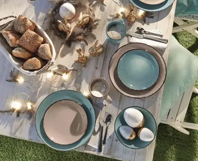 Jak udekorować stół na przyjęcie gości, by oczarować wszystkich