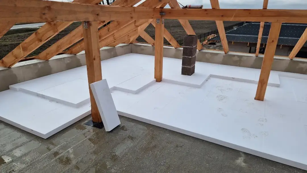 Prawidłowa grubość styropianu na strop - skuteczne ocieplenie poddasza