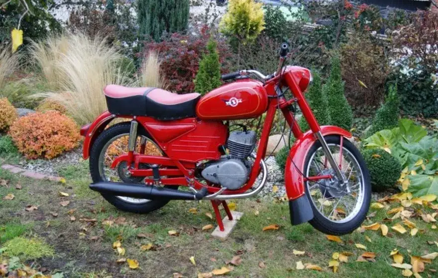 WSK 125 pojemność baku – co musisz wiedzieć przed zakupem motocykla