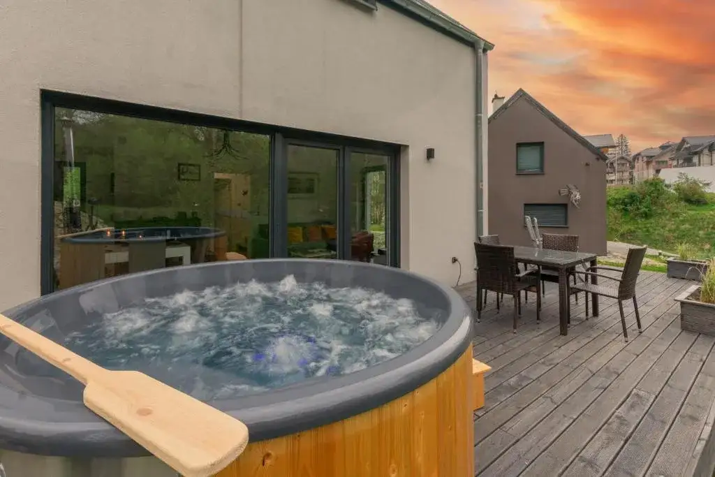 Dolny Śląsk: Domki nad jeziorami z jacuzzi, kominkiem i widokiem