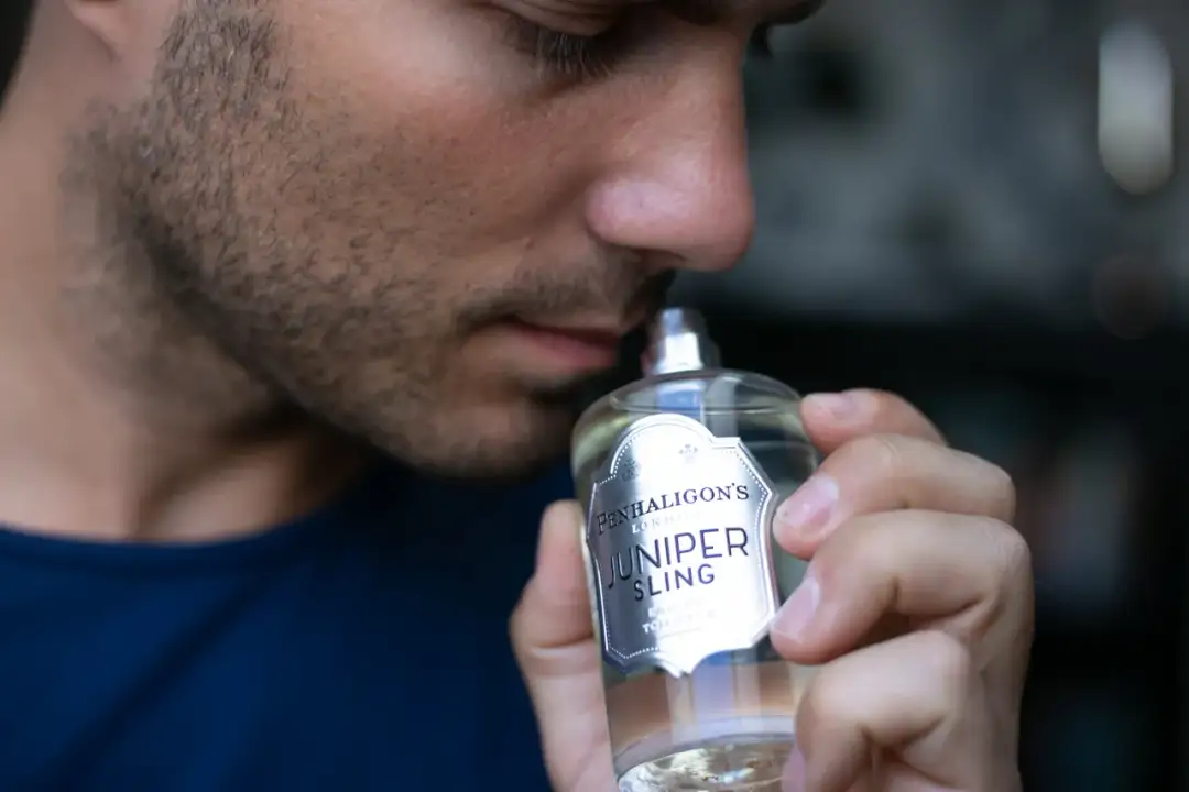 Woda toaletowa męska: Jak wybrać i używać? Poradnik