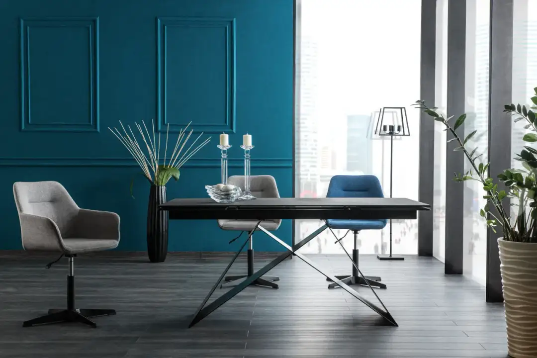 Jakie krzesła do czarnego stołu? Odkryj idealne połączenia kolorów