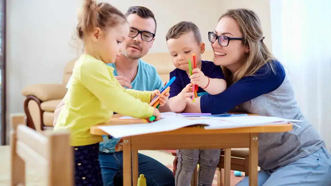 800 plus: Kto dostanie świadczenie? Sprawdź kryteria i zasady