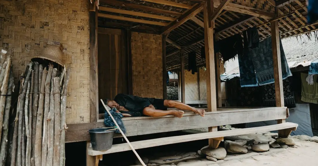 Imitacja belki drewnianej ze styropianu - łatwe wyróżnienie stylu wnętrza