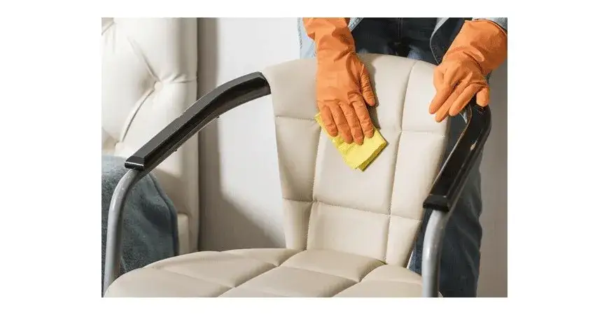 Czym wyczyścić krzesła z ekoskóry, aby ich nie uszkodzić?