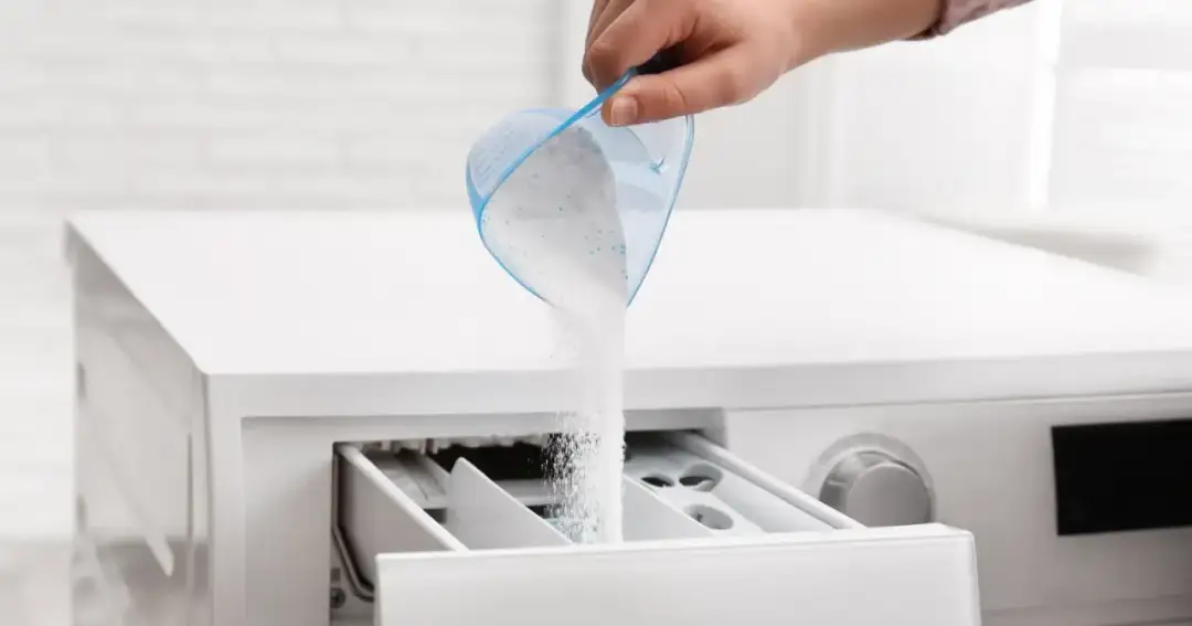 Pralka Indesit - gdzie wlać płyn do prania, by uniknąć błędów?