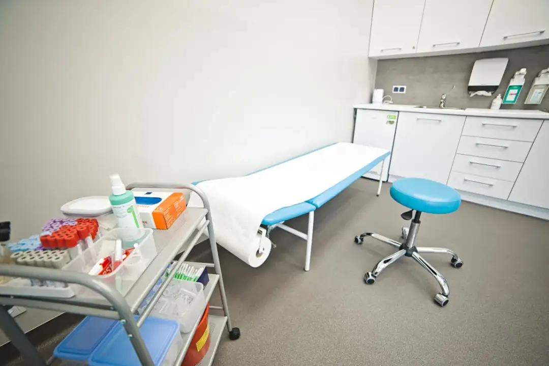 Badanie krwi do której godziny? Sprawdź godziny poboru w laboratoriach