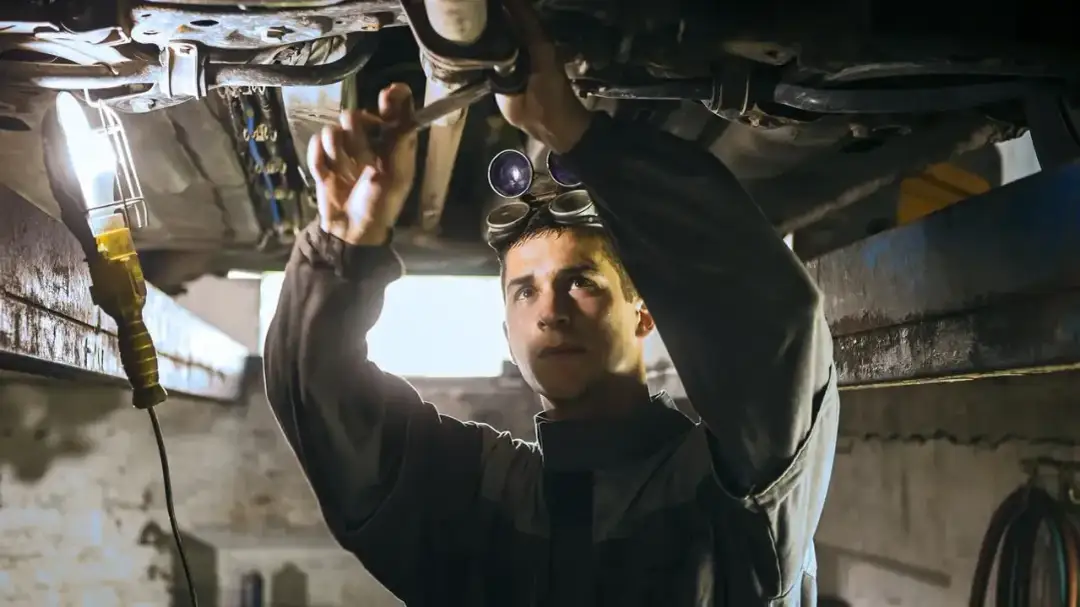 Jak wymienić sprzęgło w samochodzie - proste kroki i porady