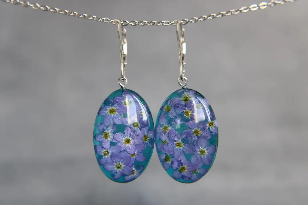 Jak zrobić kolczyki z żywicy – unikaj najczęstszych błędów i ciesz się pięknem rękodzieła