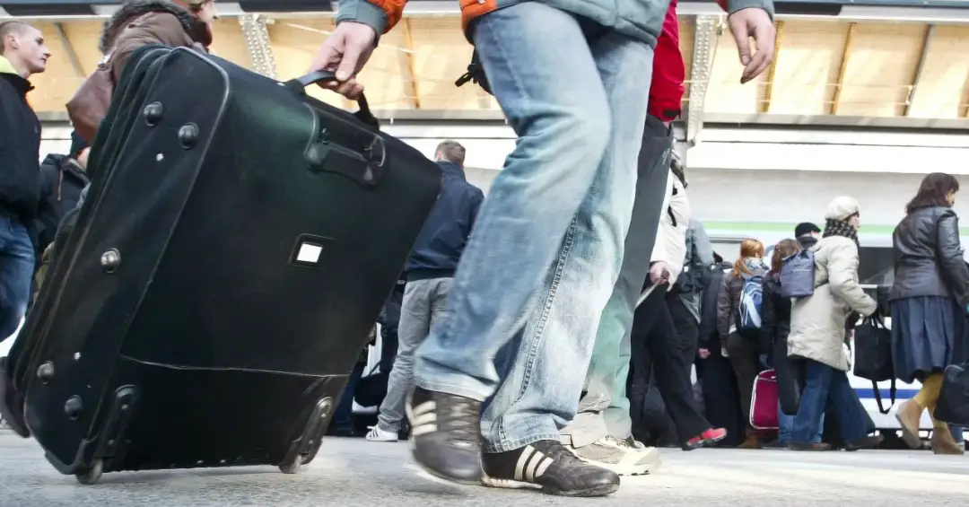 Jaki bagaż można zabrać do pociągu intercity? Zasady i limity