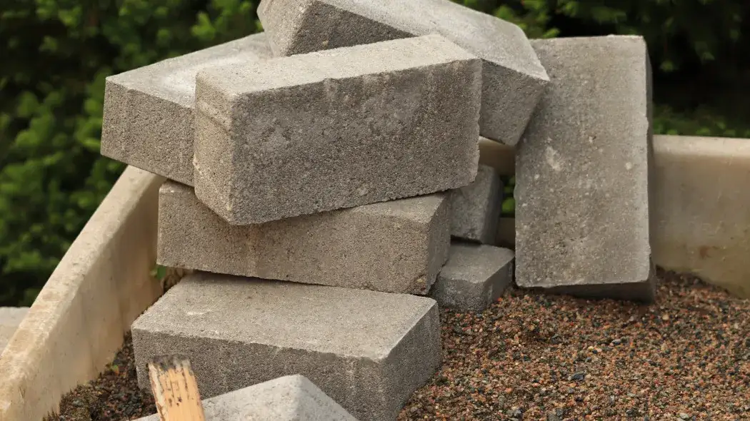 Jakie podłoże pod kostkę brukową? Klucz do trwałej i solidnej nawierzchni