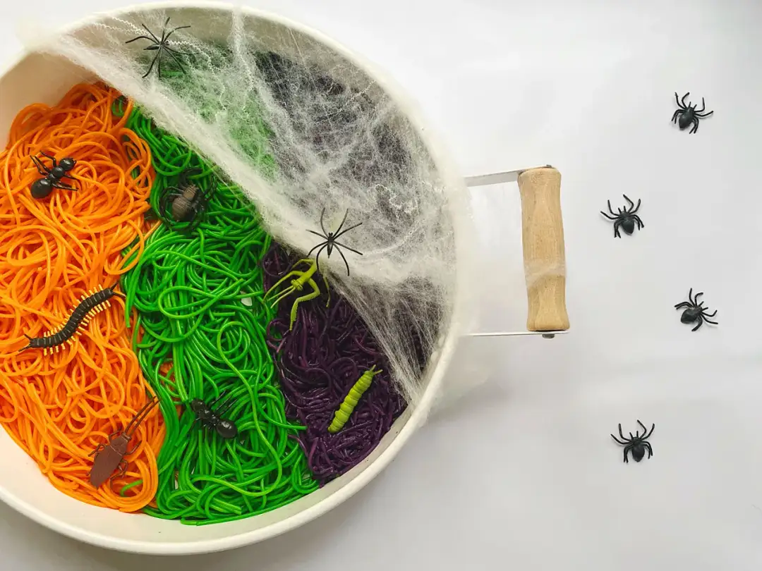 Zabawa sensoryczna z makaronem: kreatywne pomysły dla dzieci